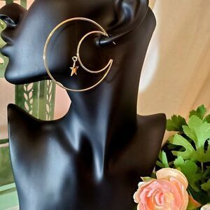 𝅺GOLDTONE Star Charm Crescent Moon Earrings